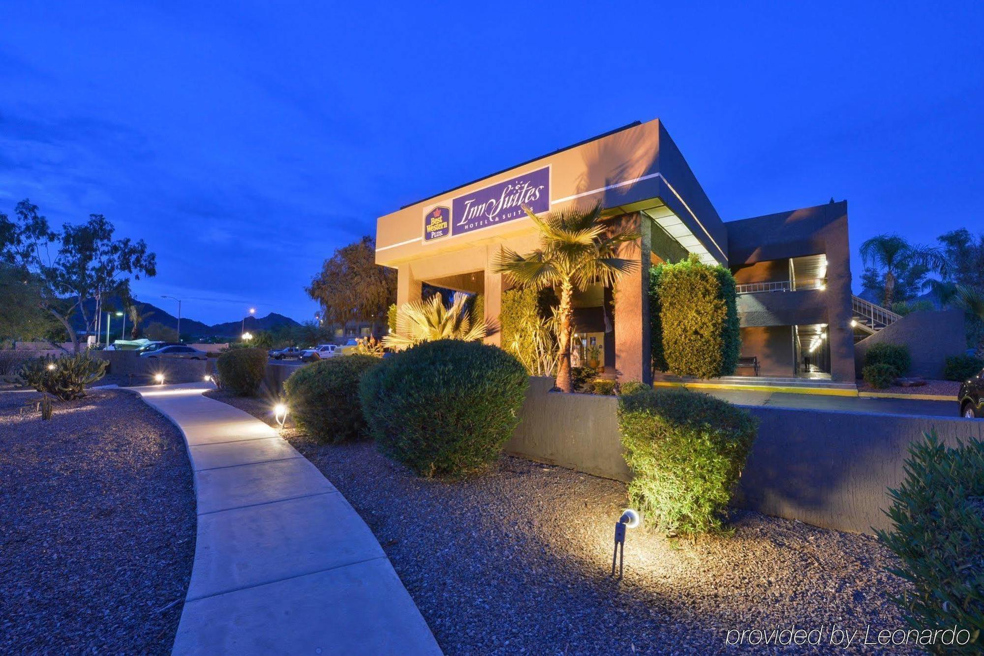 Best Western InnSuites Phoenix Hotel&Suites Exterior foto